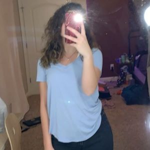 women’s v-neck tee